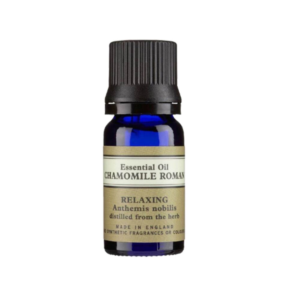 neals-yard-remedies-chamomile-roman-essential-oil-260819023854